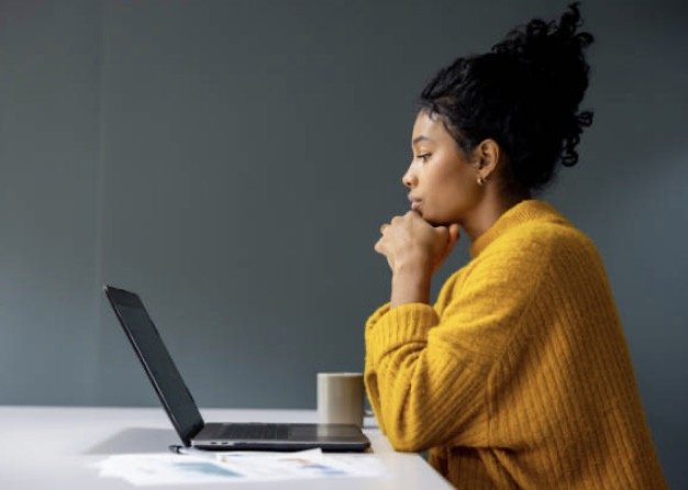 woman at laptop